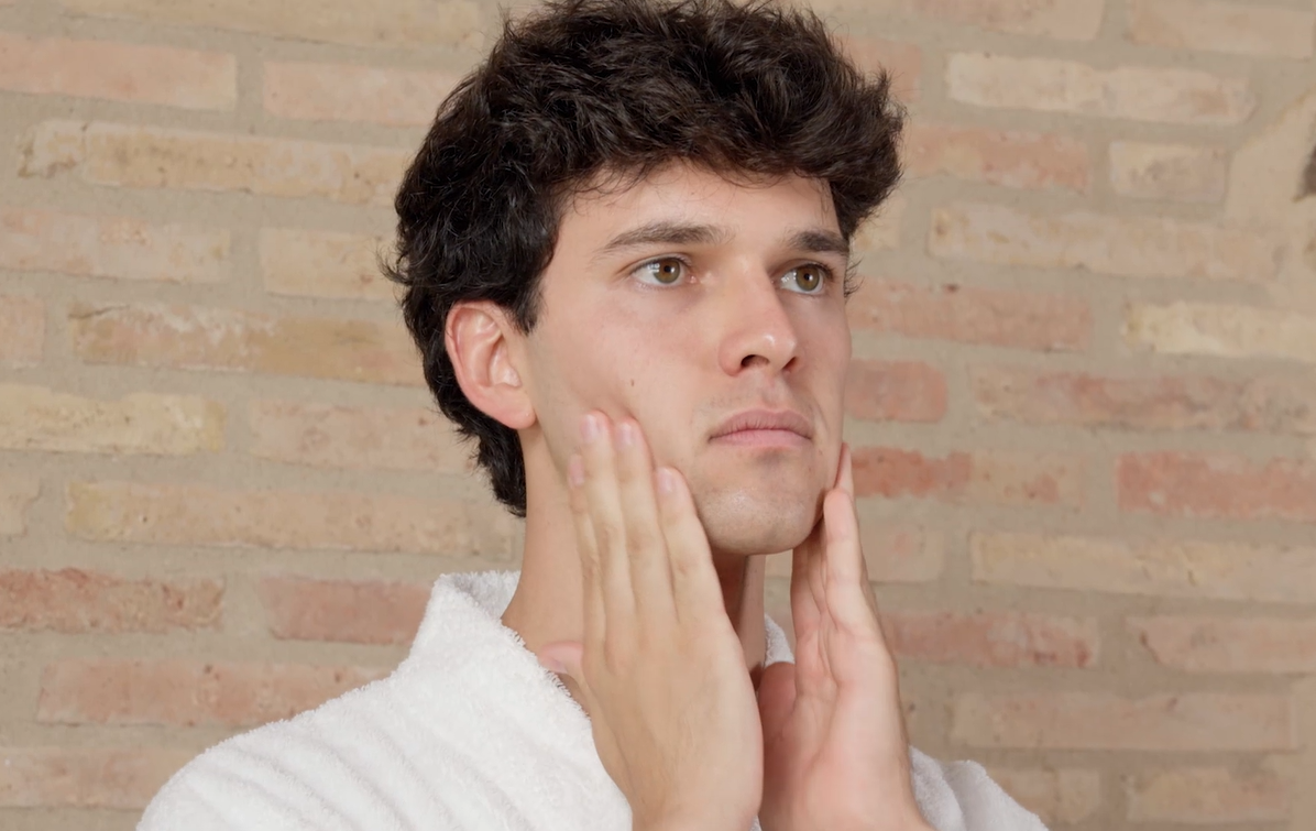 ESSENTIAL YOUNG SKIN (<45) SET